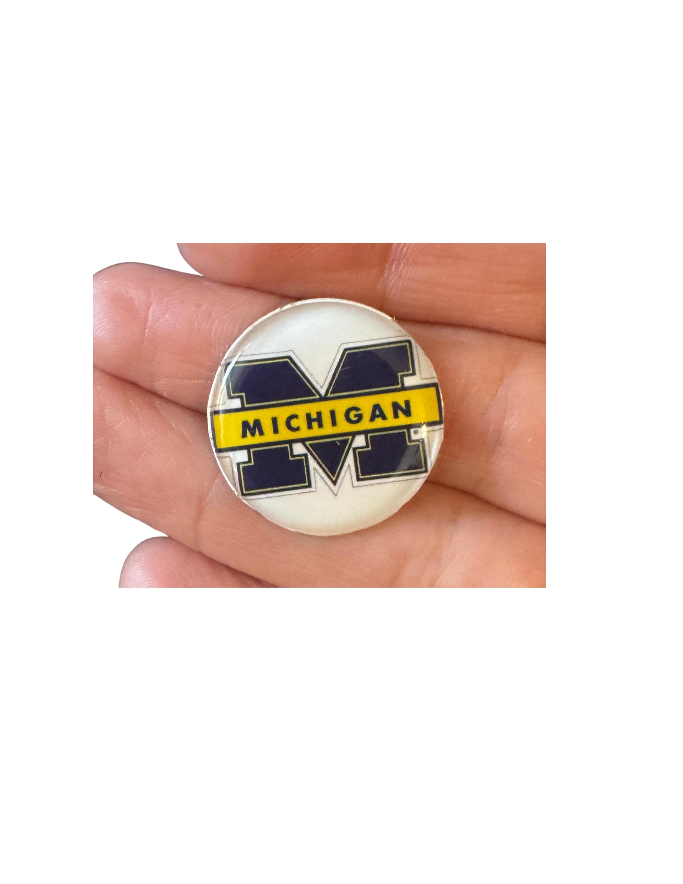 Michigan State Wolverines Golf Ball Marker, Magnetic Accessory, Football Fan Golfer Gift